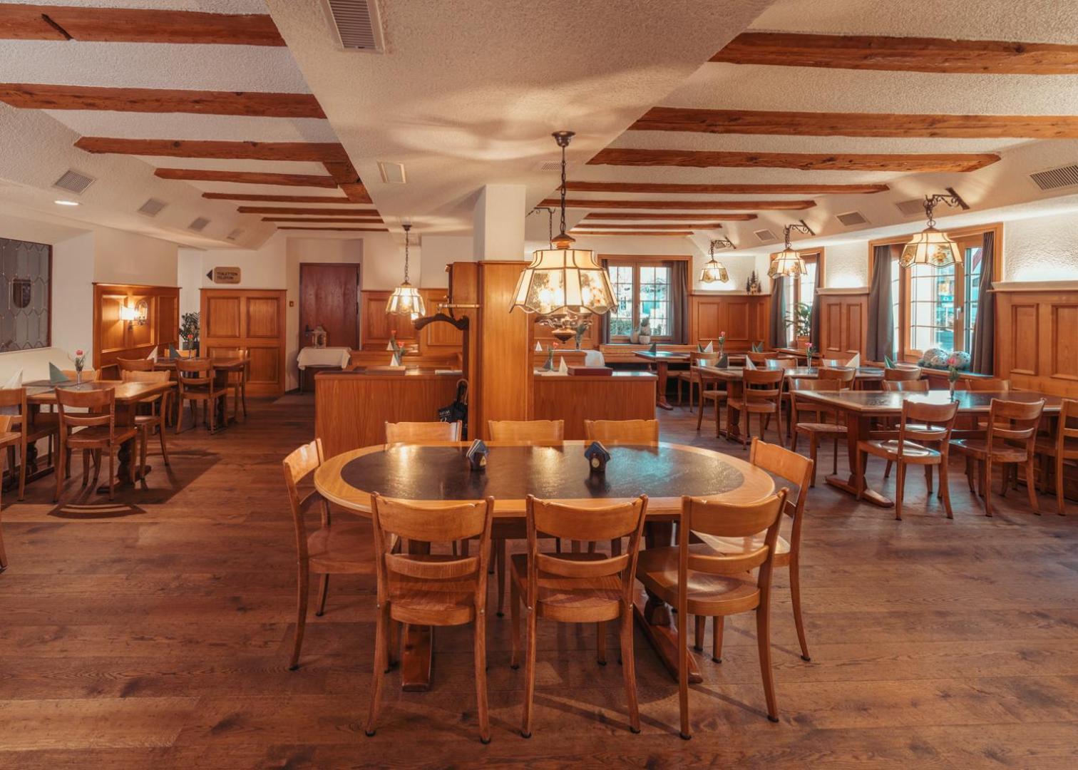 Hotel Restaurant Kreuz Kaiserstuhl Dış mekan fotoğraf
