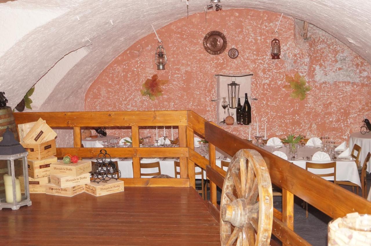 Hotel Restaurant Kreuz Kaiserstuhl Dış mekan fotoğraf