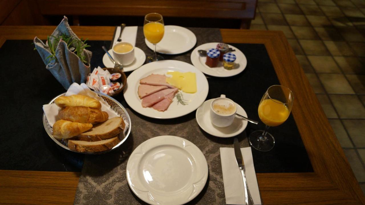 Hotel Restaurant Kreuz Kaiserstuhl Dış mekan fotoğraf